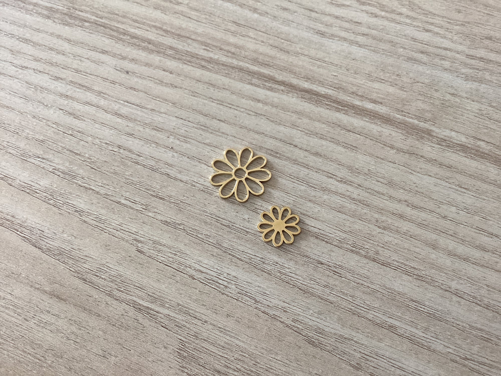 Round Flower Charm