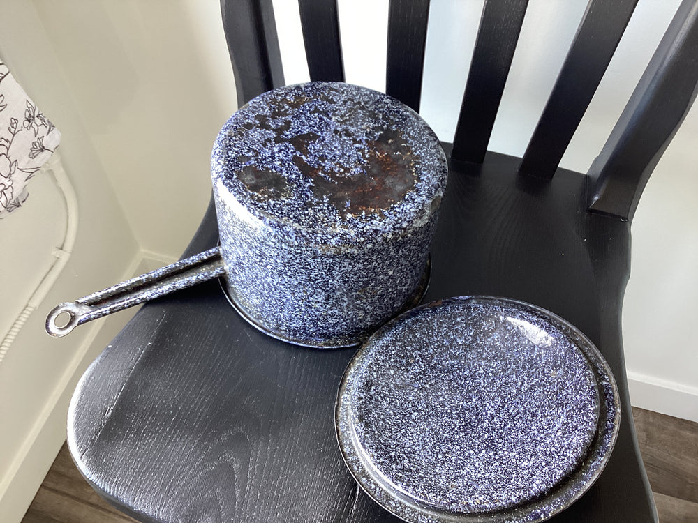 Enamel Pot with Lid