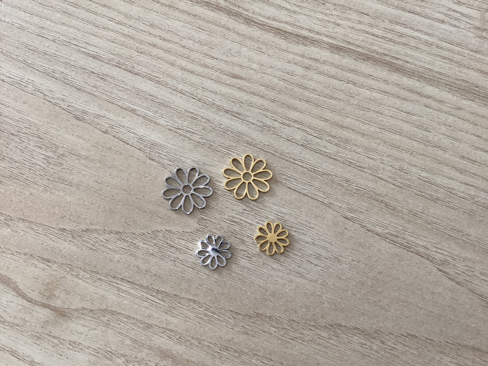 Round Flower Charm