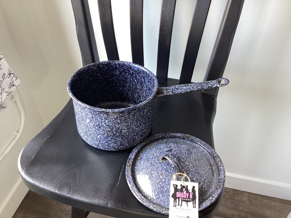 Enamel Pot with Lid