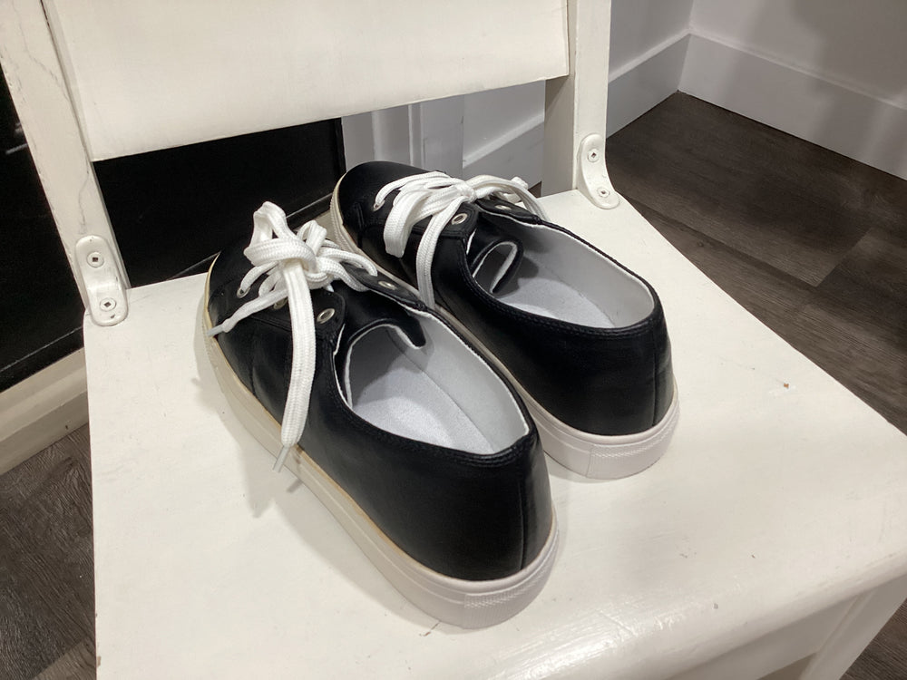 Riley Jeane & Jax Sneaker