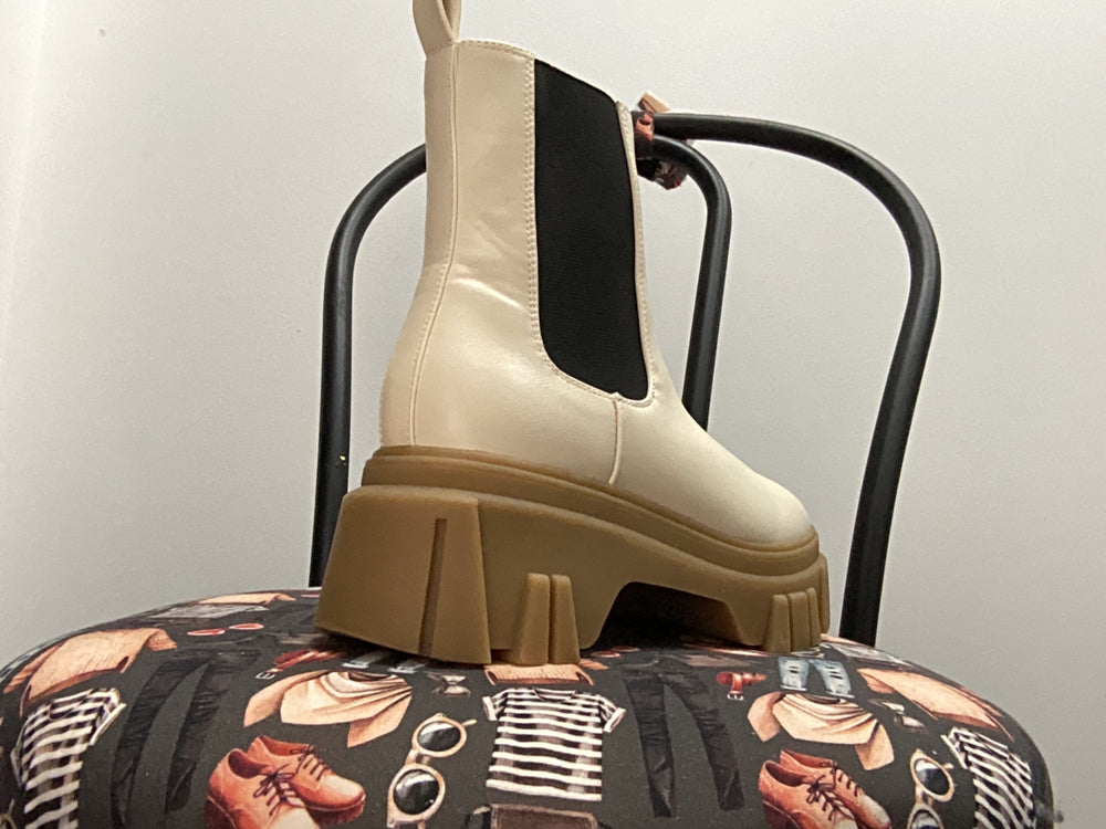 Chinese Laundry Jenny Chunky Boot