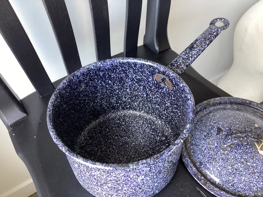 Enamel Pot with Lid