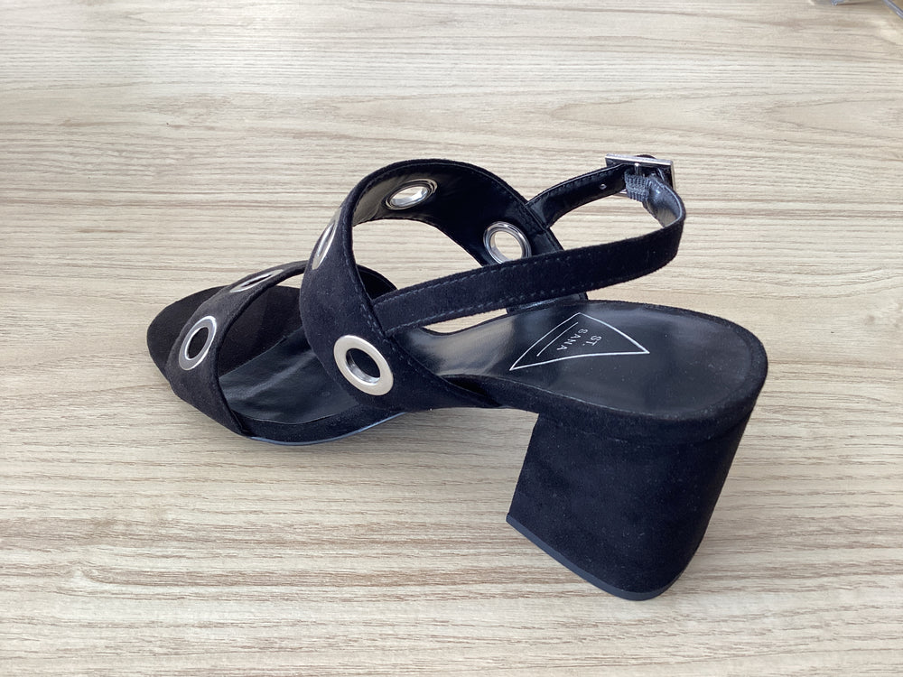 Skyler Eyelet Heel