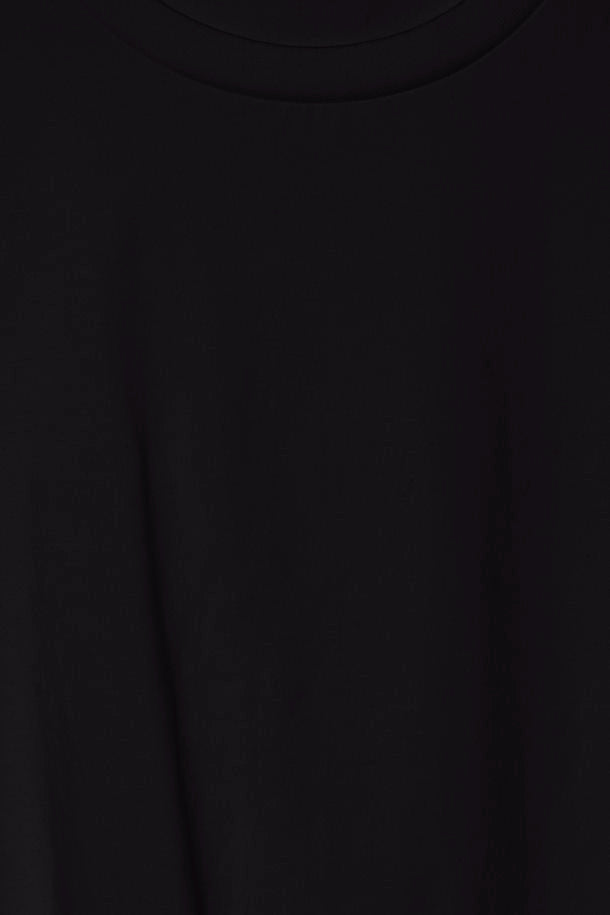 Long Sleeve Black T-Shirt
